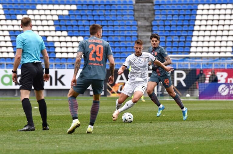 Фото для новини:Шахтар обіграв Зорю з пенальті та голом новачка команди