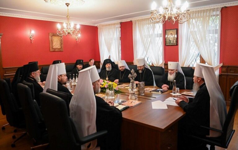 Фото для новини:Синод ПЦУ викликає на церковний суд самопроголошених "глав УПЦ КП"