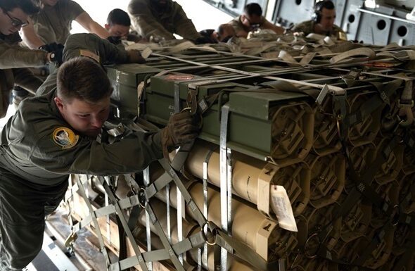 Фото для новини:США попередили ЄС про затримки поставок зброї - ЗМІ