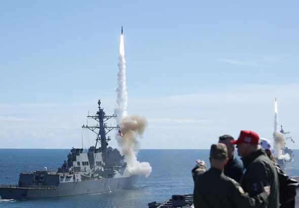 Фото для новини:США скерували на Близький Схід третій авіаносець