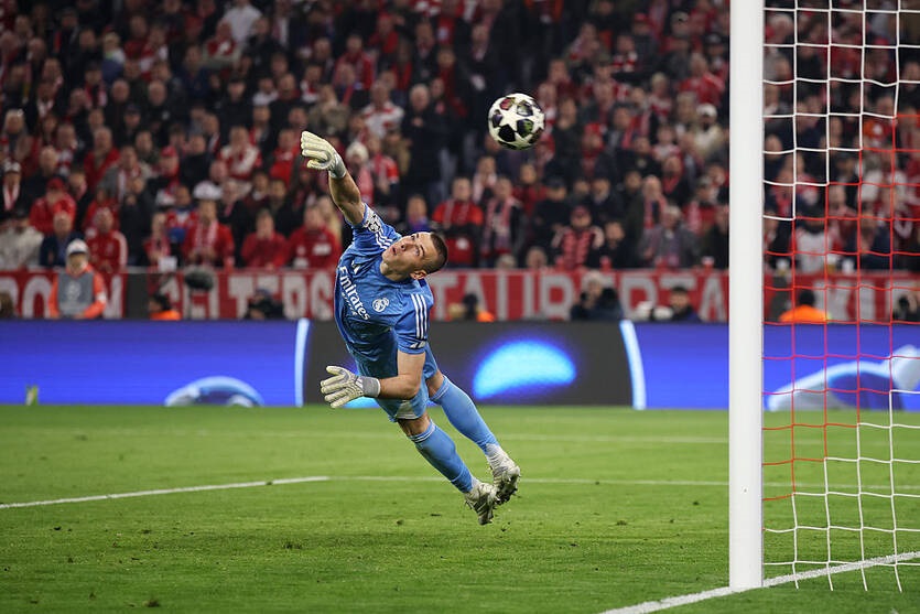 Фото для новини:Стала відома оцінка Луніна за матч Баварія - Реал