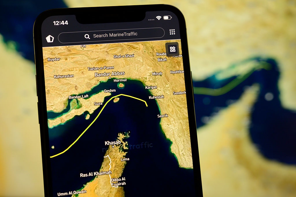 Фото для новини:Страждають всі. Нова блокада Трампа проти Ірану