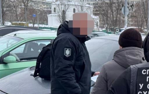 Фото для новини:Судитимуть посадовця, який отримав хабар посилкою