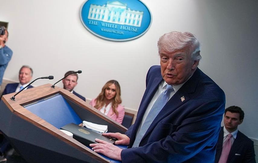 Фото для новини:Трамп: США мають план знищення "всіх мостів і електростанцій" Ірану