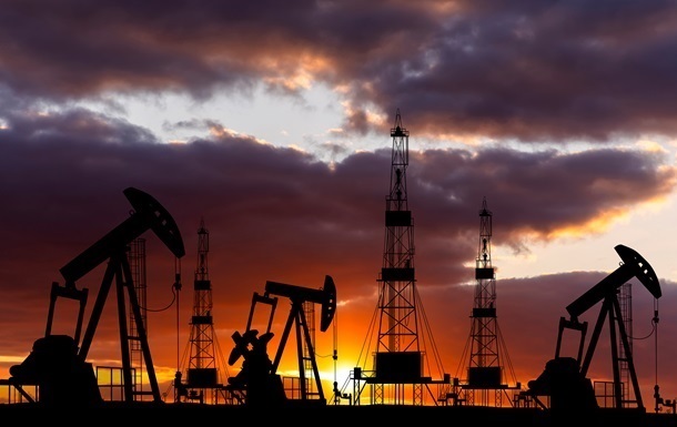 Фото для новини:Ціна на нафту перевищила $120 після заяв Трампа