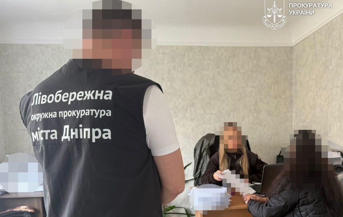 Фото для новини:У Дніпрі бухгалтерка перерахувала шахраям 12 млн бюджетних коштів