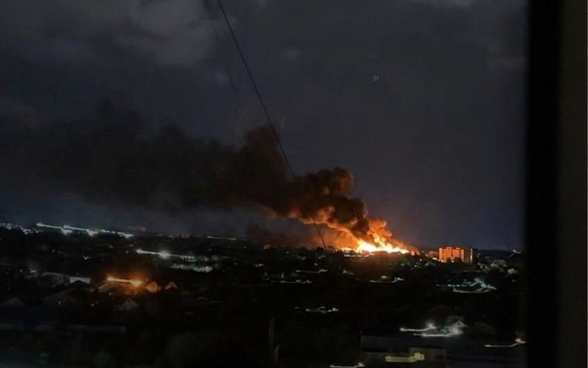 Фото для новини:У Луганську після БПЛА пожежа і перебої зі світлом