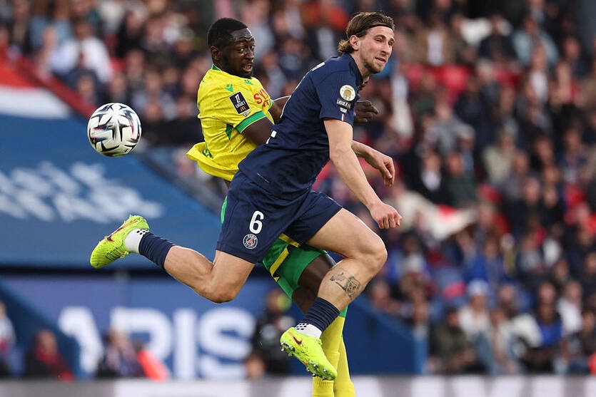 Фото для новини:У матчі з Нантом Забарний отримав жовту картку: буде дискваліфікація