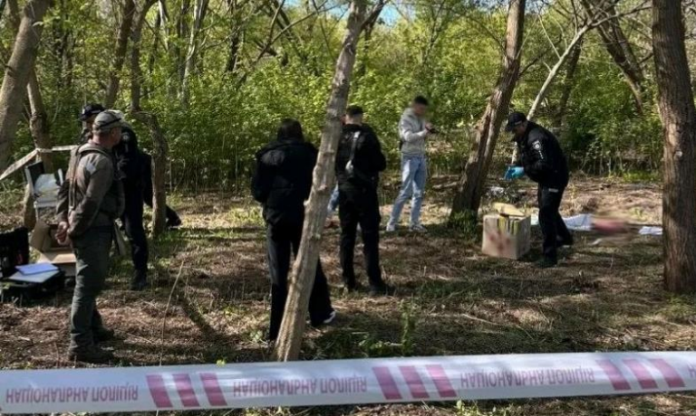 Фото для новини:У парку Львова знайшли сумку з тілом немовляти