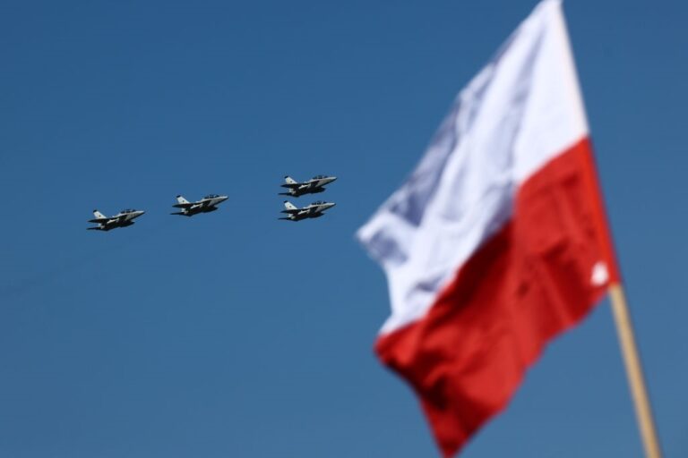 Фото для новини:У Польщі активували авіацію через удари РФ по Україні