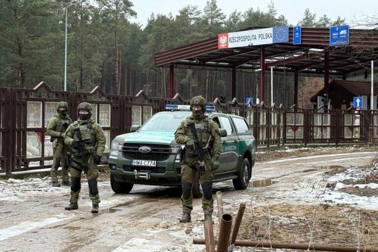 Фото для новини:У Польщі затримали контрабандистів, які запускали дрони з Білорусі