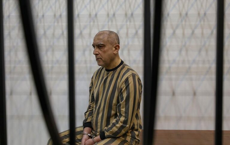 Фото для новини:У Сирії почався перший суд над чиновниками уряду Асада