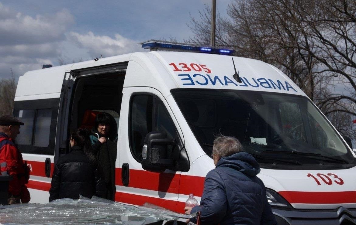 Фото для новини:Удар РФ по Дніпру: 13 постраждалих - у реанімації