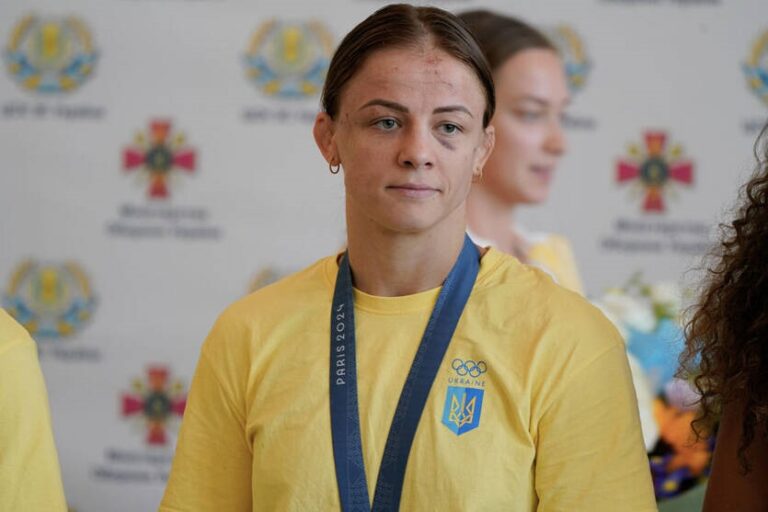 Фото для новини:Українські дівчата в боротьбі на Євро-2026 продовжують вигравати золото