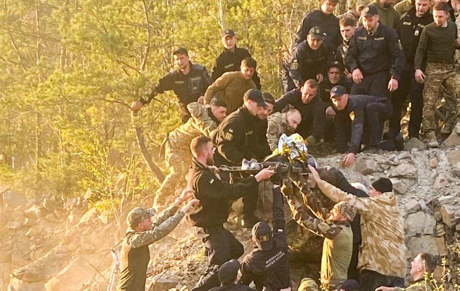 Фото для новини:Упав у кар'єр із висоти 5 поверху: на Рівненщині знайшли зниклого хлопчика