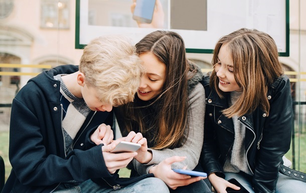 Фото для новини:Уряд Норвегії планує заборонити соцмережі до 16 років