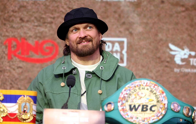 Фото для новини:Усик погодився на бій із Ф&rsquo;юрі: Прошу мільярд