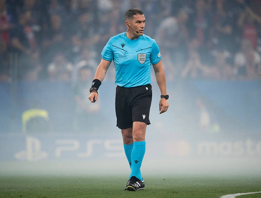 Фото для новини:УЄФА покарав арбітра після матчу між Барселоною й Атлетіко - ЗМІ