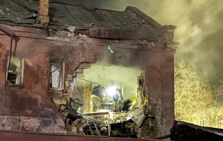 Фото для новини:В Одесі БПЛА влучили у житлові будинки