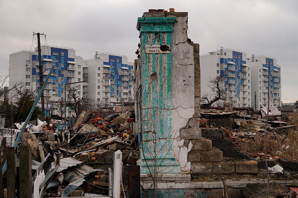 Фото для новини:В окупованому Маріуполі формують список "безхазяйного" житла