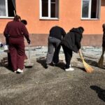 Фото для новини:В Туапсе після удару по НПЗ пройшов "нафтовий дощ"