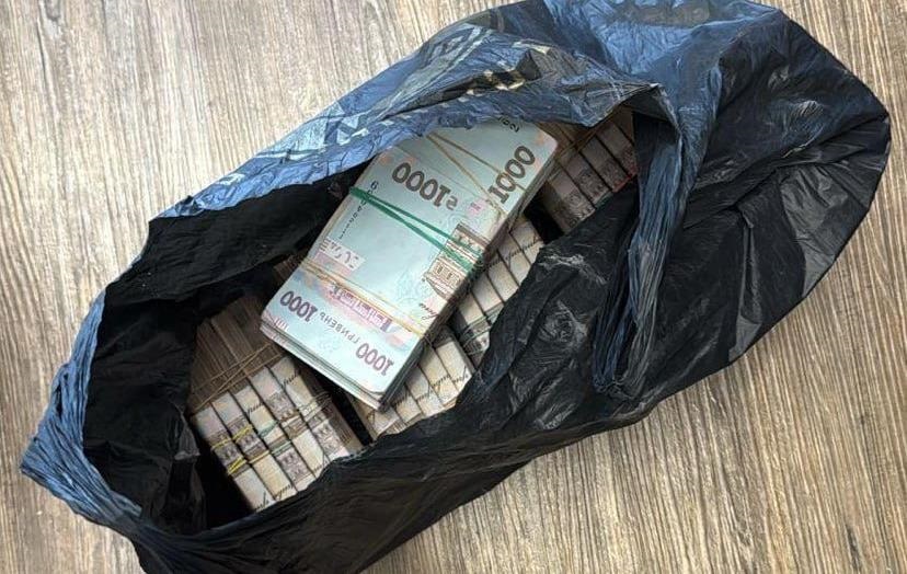 Фото для новини:В Україні "відмили" 570 млн з оборонних контрактів