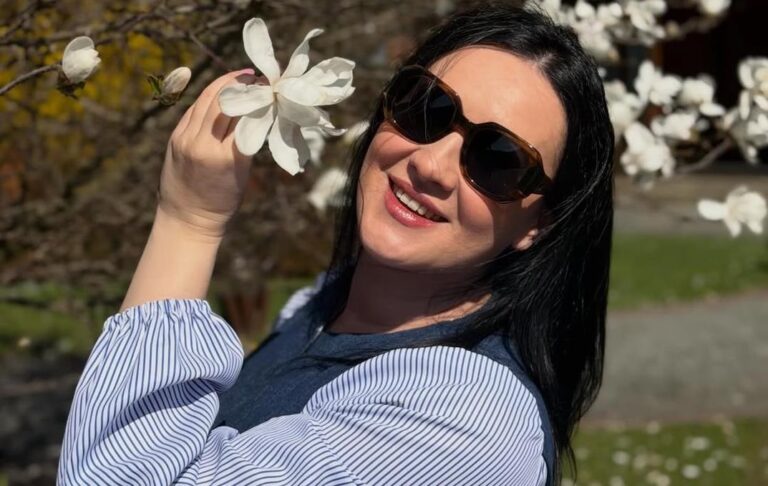 Фото для новини:Відома українська ведуча вагітна первістком