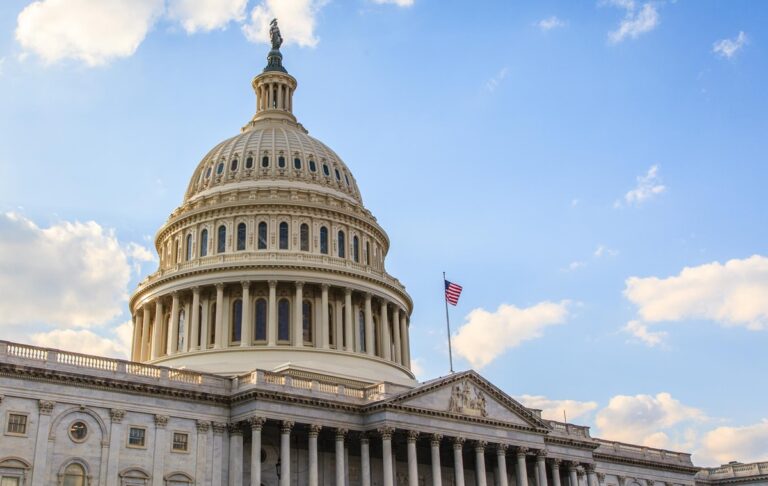 Фото для новини:Візит підсанкційних депутатів РФ: в Сенаті США вимагають пояснень