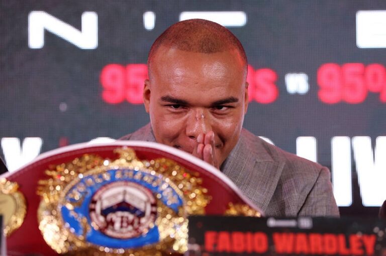 Фото для новини:Вордлі заявив, що бій Усик - Дюбуа для нього не має значення