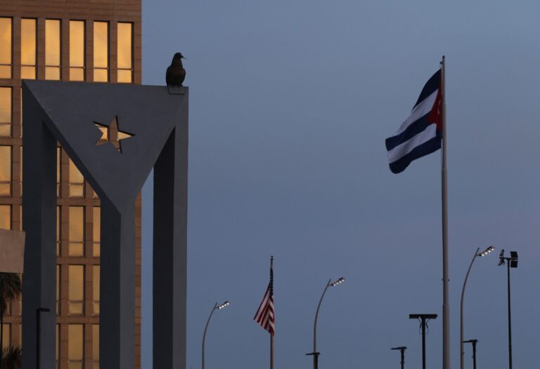 Фото для новини:Вперше за 10 років: США та Куба провели переговори у Гавані