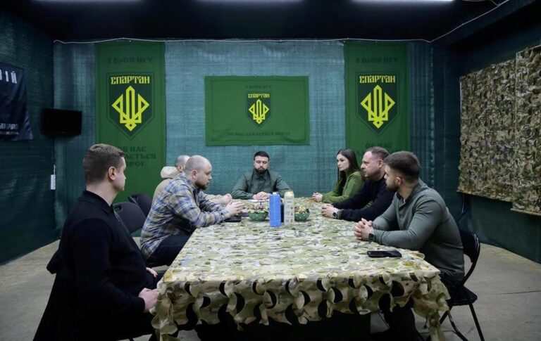 Фото для новини:Єрмак таки поїхав на фронт, але є нюанс