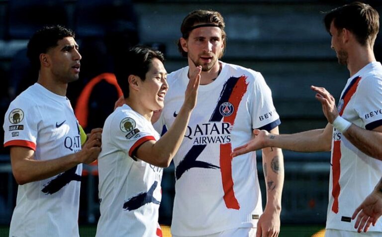 Фото для новини:Забарний отримав свої оцінки за матч Ліги 1