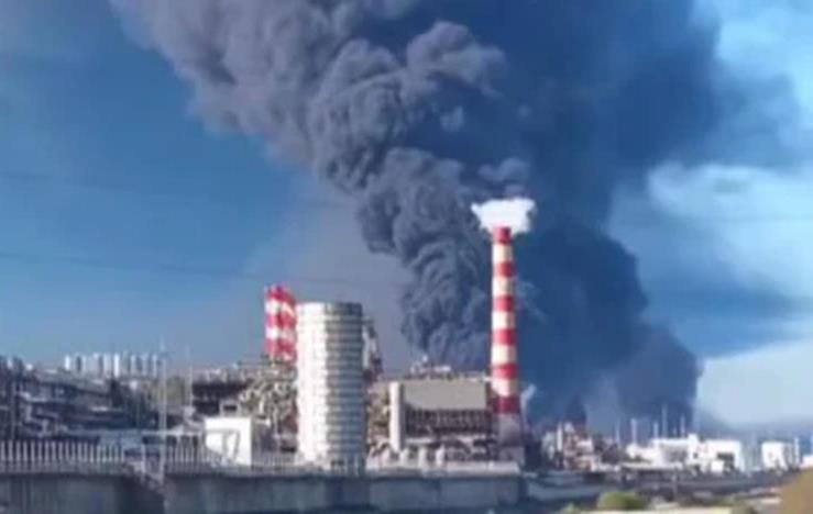 Фото для новини:Закон бумерангу: РФ руйнує Україну, натомість має Туапсе у мазуті