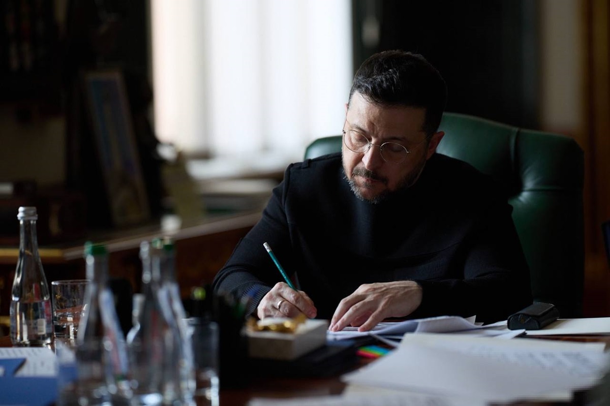 Фото для новини:Зеленський та Стармер обговорили комунікацію з представниками США