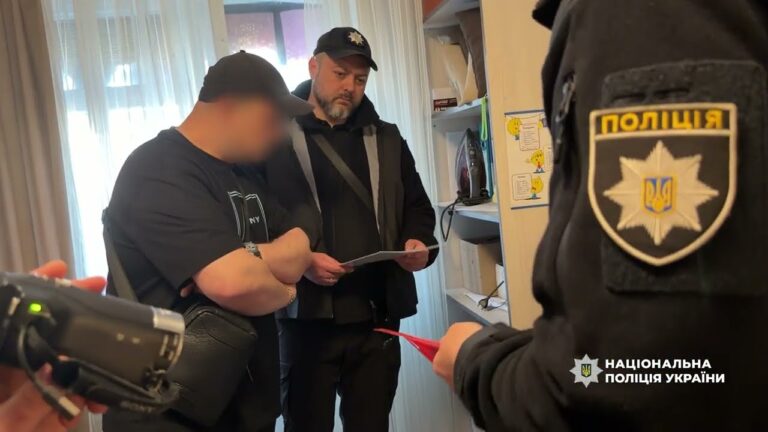 Фото для новини:Викрито аферистів-аграріїв, які ошукували громадян Євросоюзу, - Нацполіція