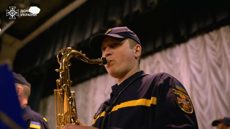 Фото для новини:Оркестр ДСНС завітав до школи мистецтв