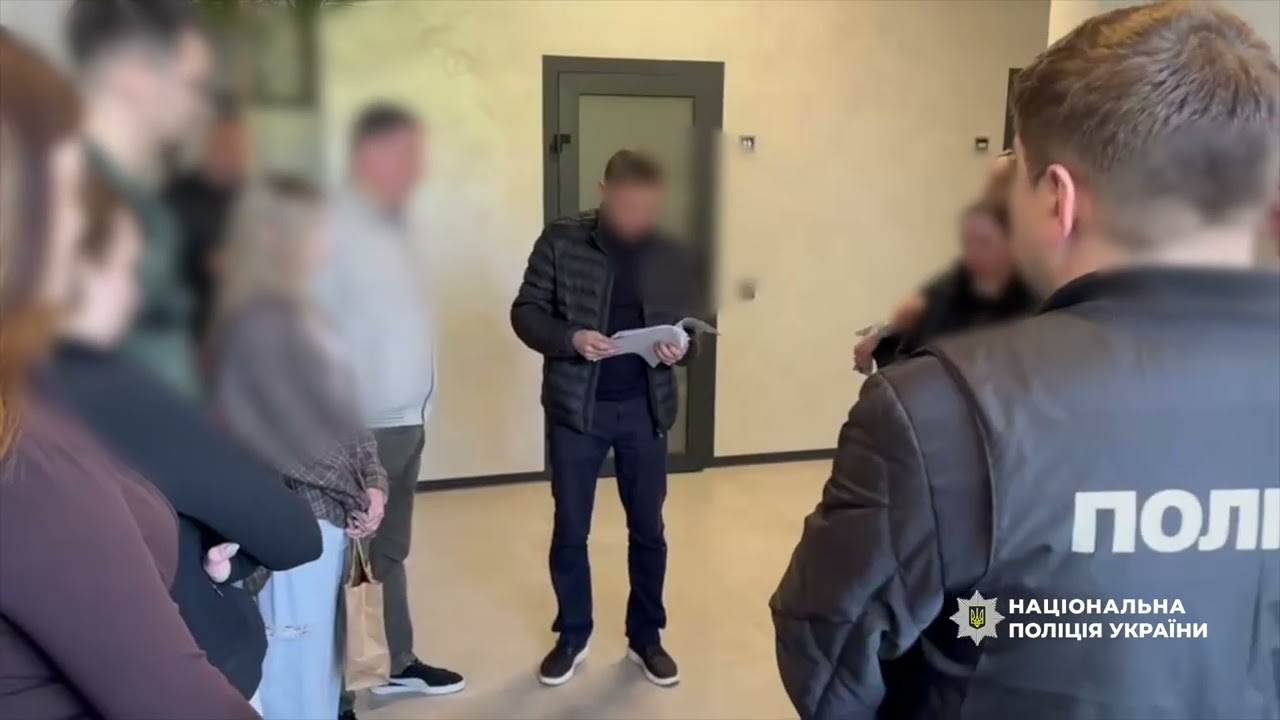 Фото для новини:Викрито схему ухилення від сплати майже 40 млн грн податків на «тіньовій» мережі секонд-хенду