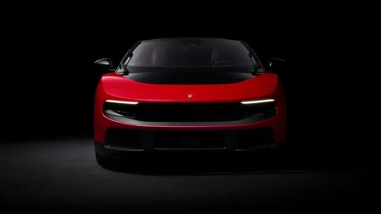 Фото для новини:Акції Ferrari різко впали після презентації електромобіля Luce