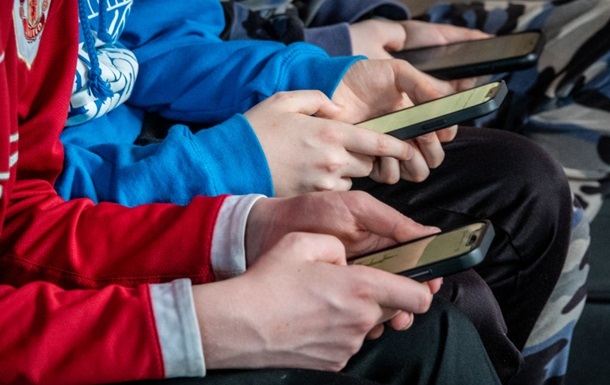 Фото для новини:АМКУ заявив про маніпуляції операторів щодо "безлімітного інтернету"