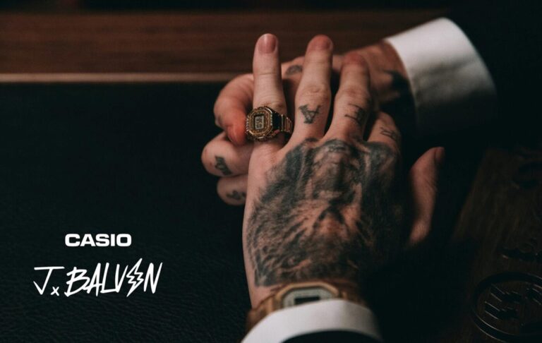 Фото для новини:Casio і J Balvin випустили мініатюрний цифровий годинник-каблучку