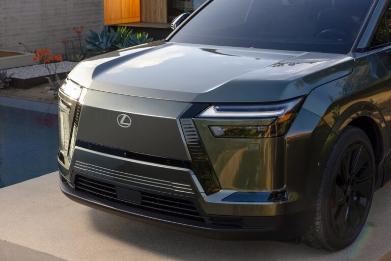 Фото для новини:Дебютував електричний кросовер Lexus TZ
