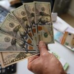Фото для новини:Долар і євро дешевшають напередодні вихідних