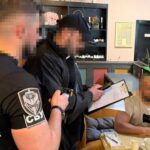 Фото для новини:Двох посадовців БЕБ спіймали на хабарях