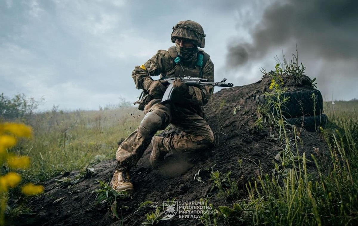Фото для новини:Генштаб заявив про бої по всій лінії фронту
