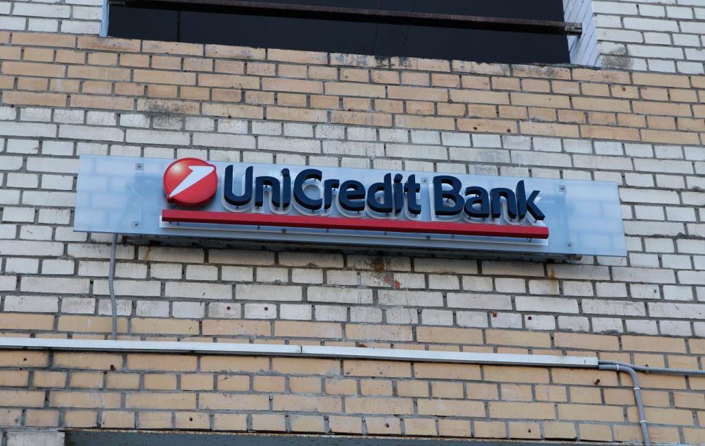 Фото для новини:Італійський UniCredit домовився про продажу своєї частини в Росії