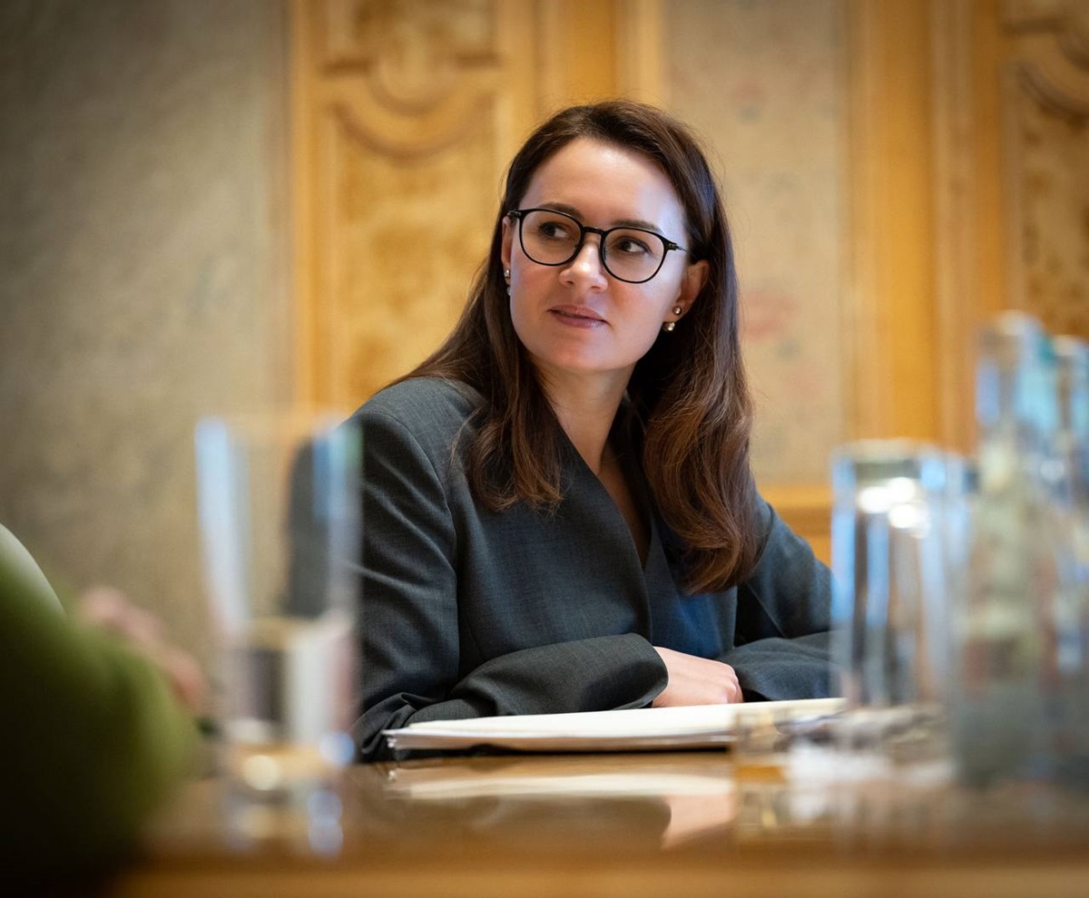 Фото для новини:Кабмін змінив правила перетину кордону для жінок