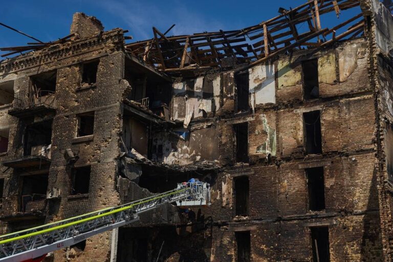 Фото для новини:Кількість поранених у Києві зросла до 81