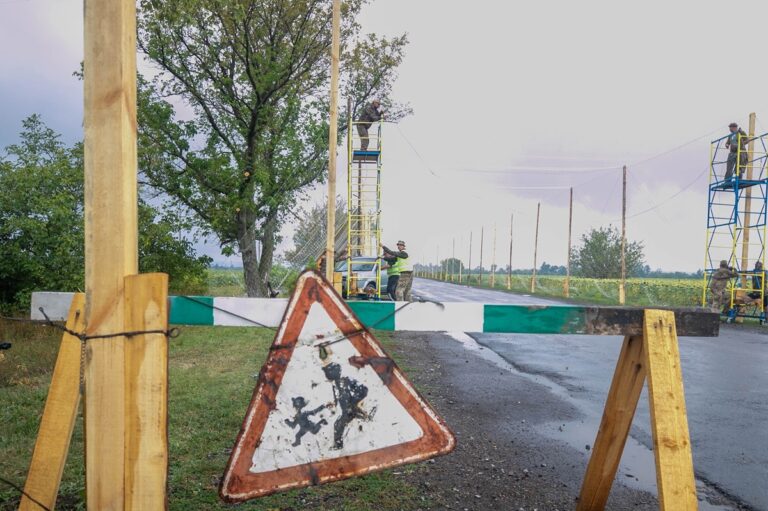 Фото для новини:Кругова оборона і евакуація: до чого готують міста