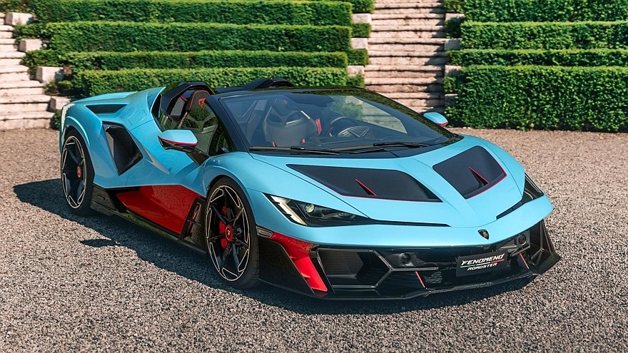 Фото для новини:Lamborghini представила суперкар Fenomeno Roadster без даху