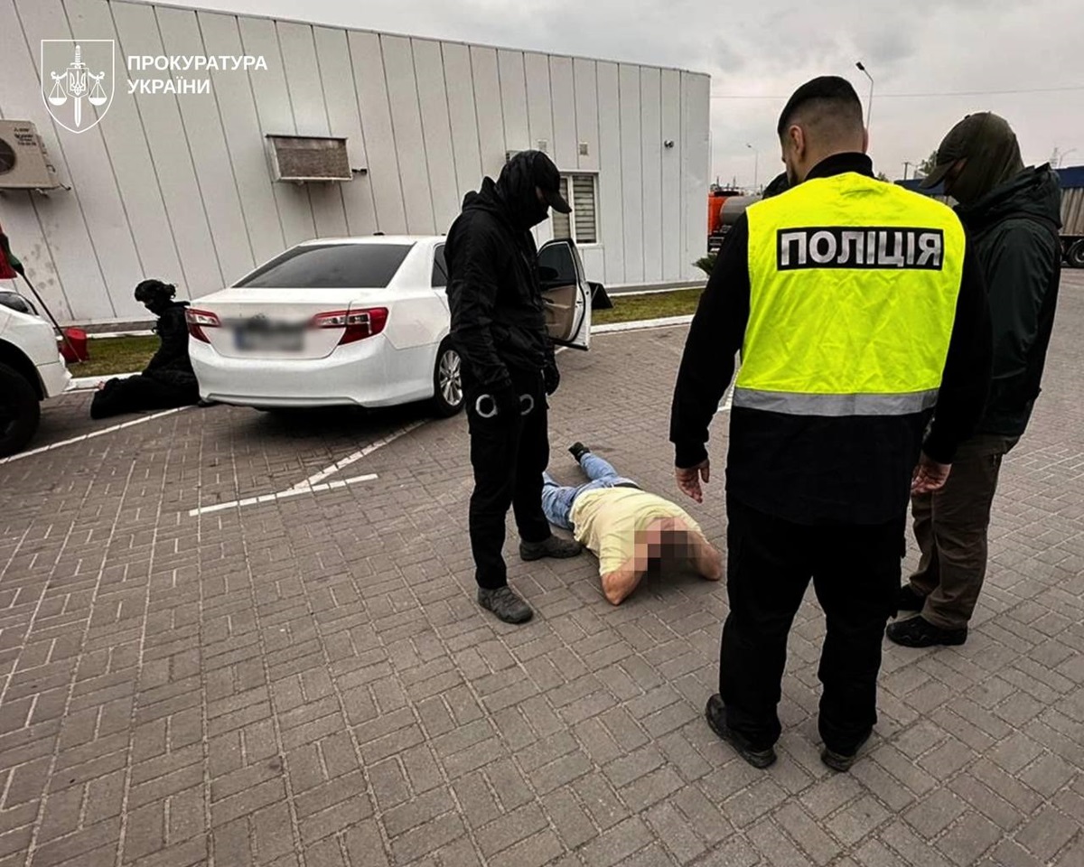 Фото для новини:Лікарі-близнюки продавали фіктивну інвалість на Київщині